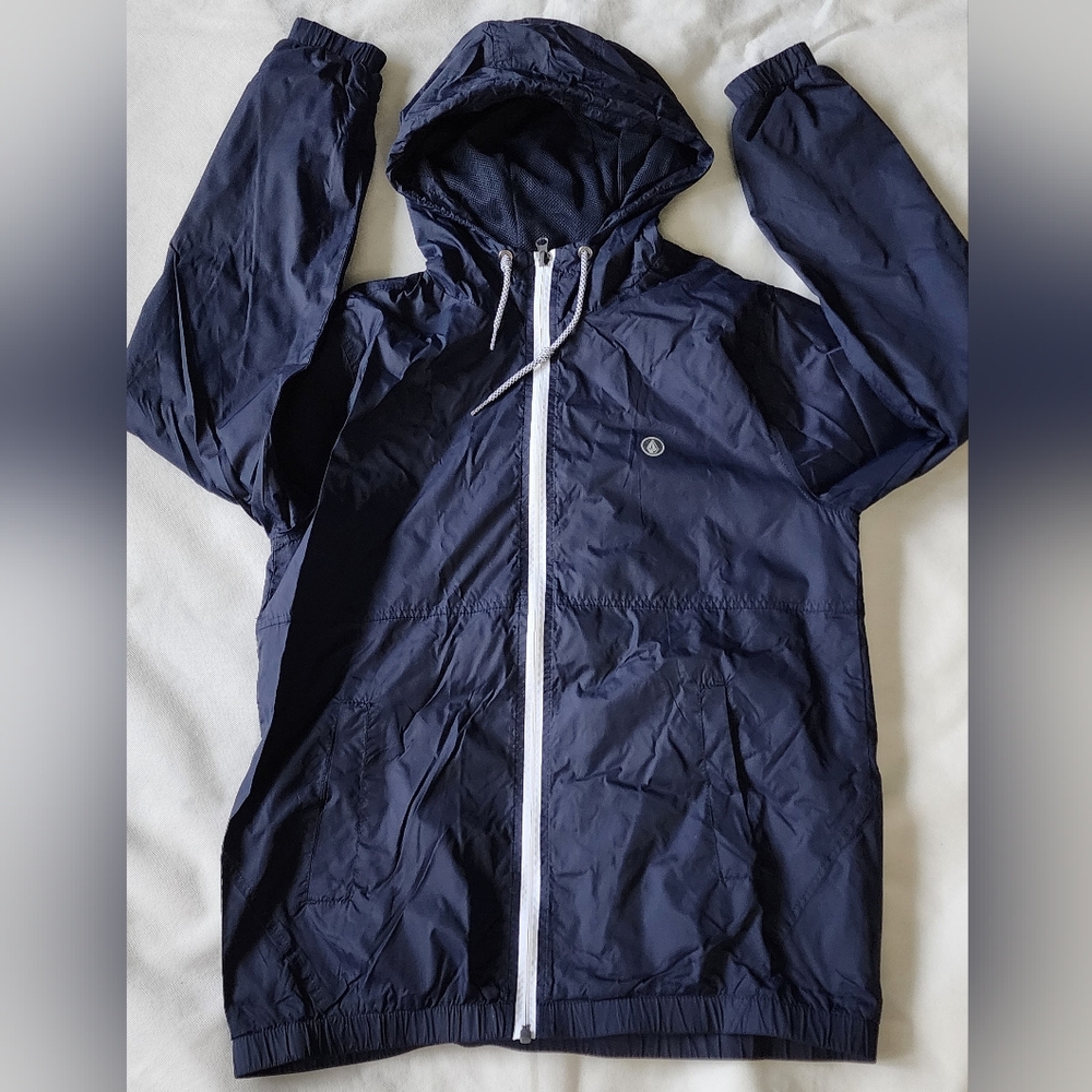 Volcom windbreaker with hoodie size Small